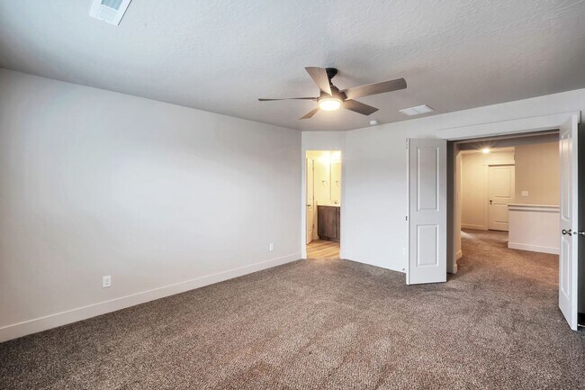 Building Photo - Join this growing Mapleton Village Community.