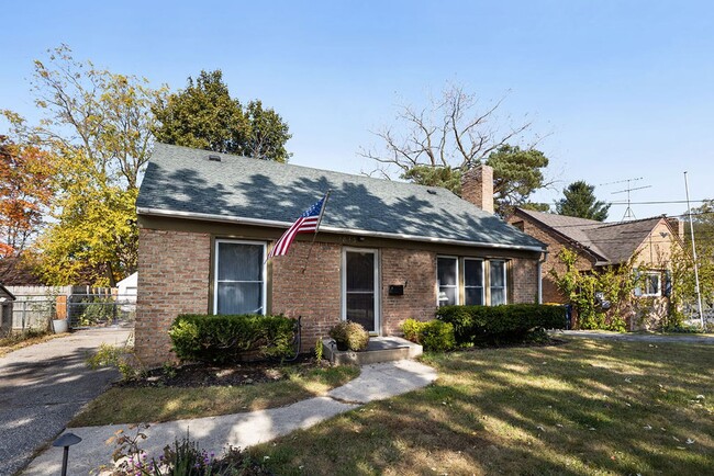 Primary Photo - Updated Home in Grand Rapids