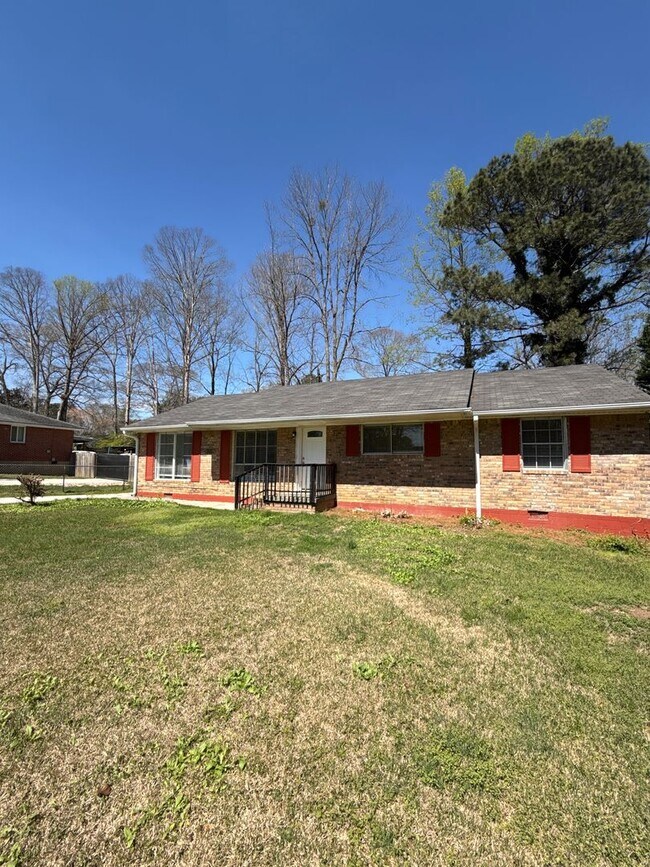 Building Photo - 3 Bed 2 Bath in Jonesboro!