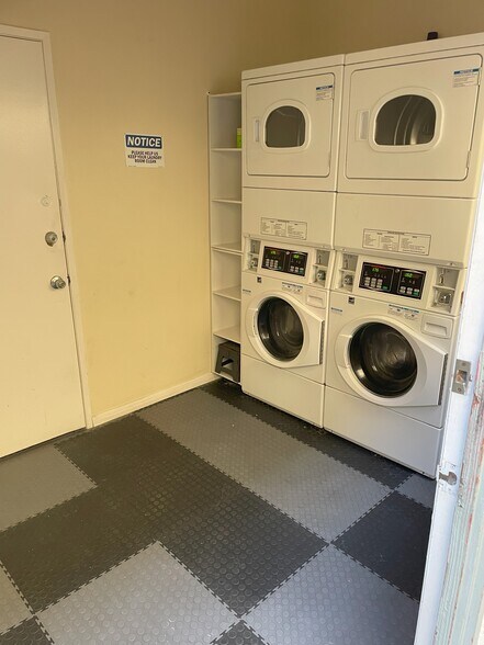 Community Laundry - 3820 Mentone Ave