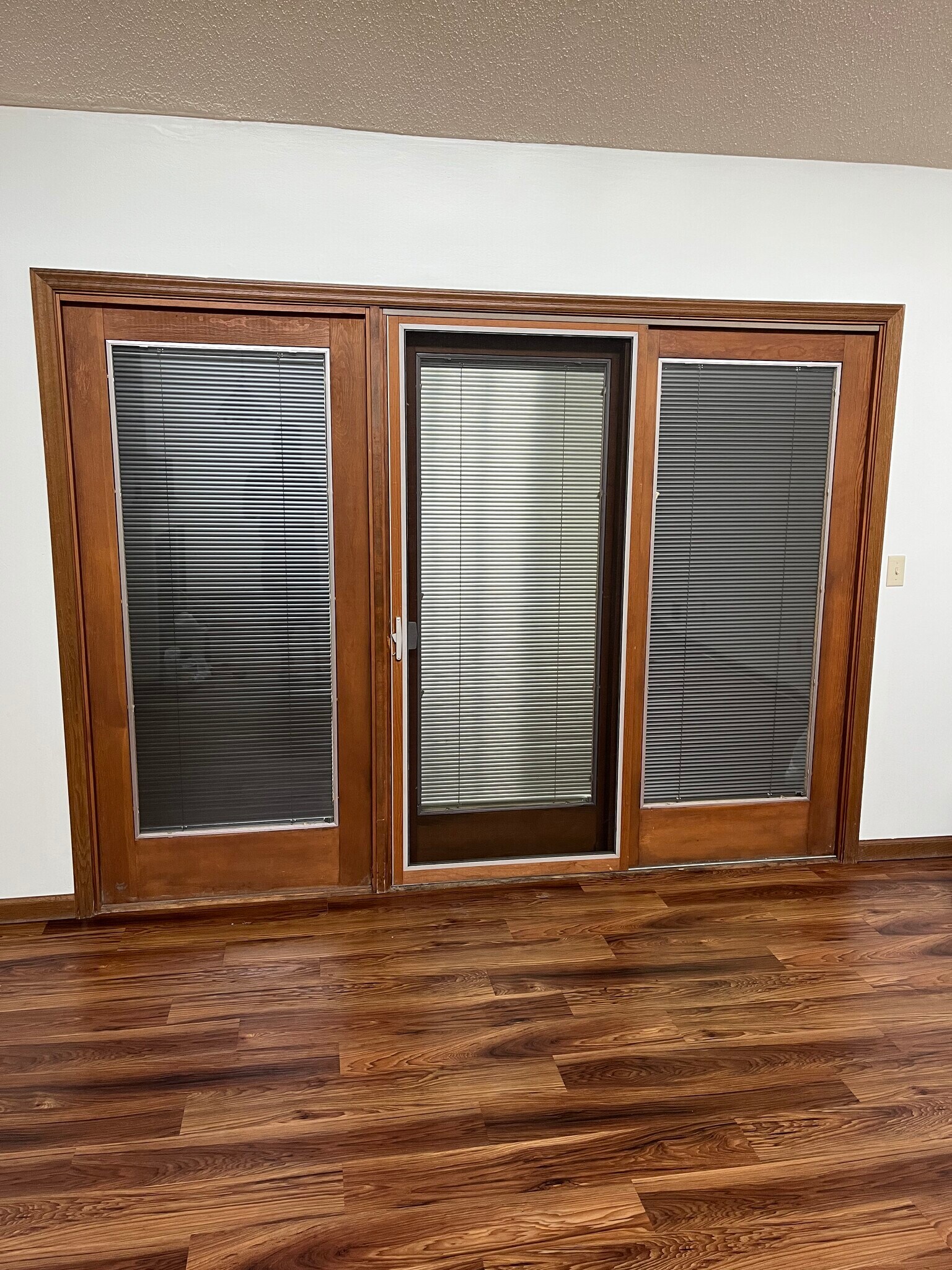 Building Photo - 2137 Versailles Village Pl