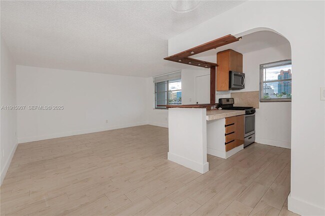 Building Photo - 631 Jefferson Ave