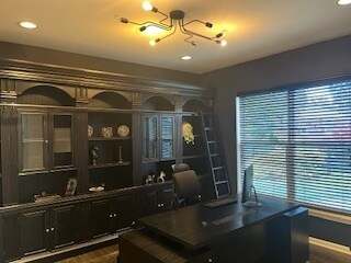 Building Photo - 16W764 Hawthorne Ct