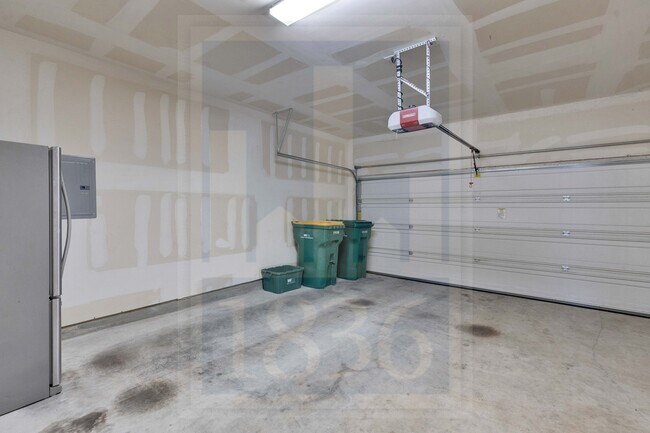 Building Photo - 2214 S Lakeline Blvd