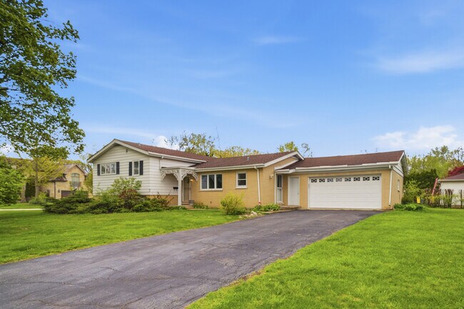 Building Photo - 1322 Brook Ln