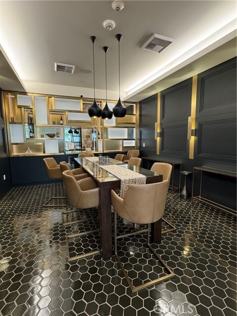 Building Photo - 400 S Broadway