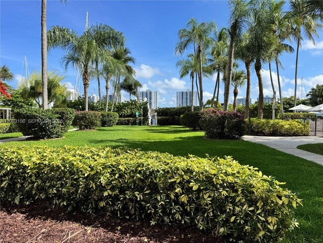 Building Photo - 3610 Yacht Club Dr