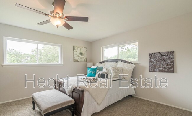 Building Photo - 157 Persia Dr