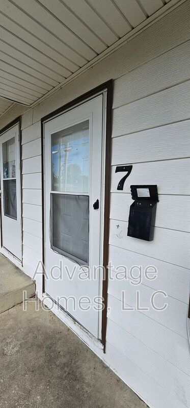 Building Photo - 1007 N Scott Ave