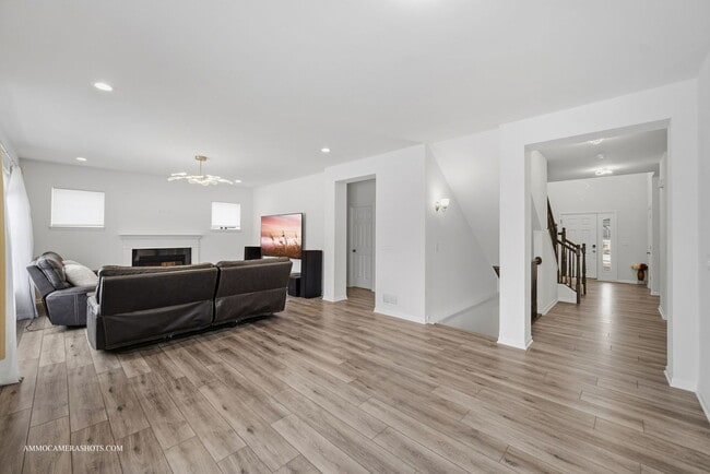 Building Photo - 26305 W Milestone Dr