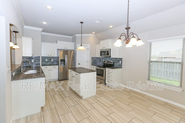 Building Photo - 4494 W Wales Dr