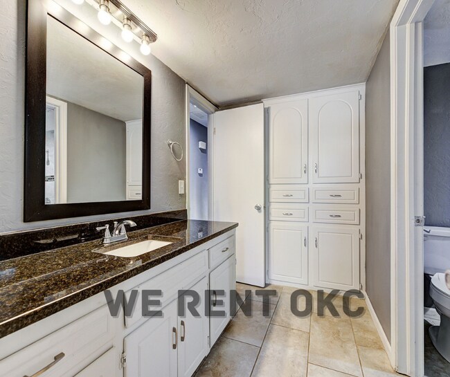 Building Photo - 11308 Bel Air Pl