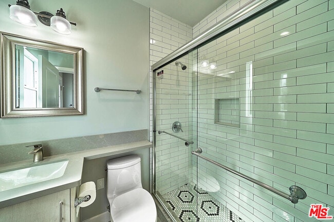 Building Photo - 1226 Meadowbrook Ave