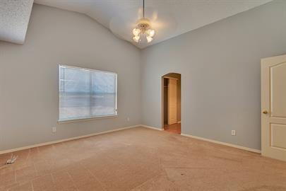 Building Photo - Single story 3 bedroom 2 bath home with REFRIGERATED AIR.