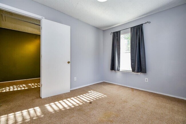 Building Photo - 1218 Briarmead Dr