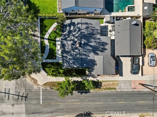 Building Photo - 10257 McVine Ave