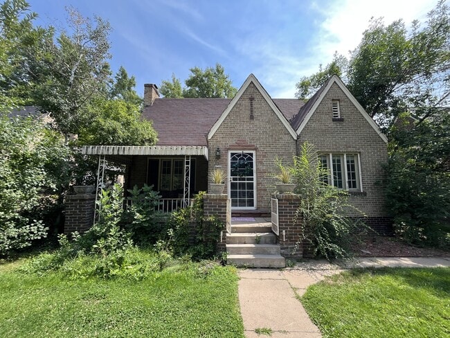 Primary Photo - 1730 Monaco St Pkwy