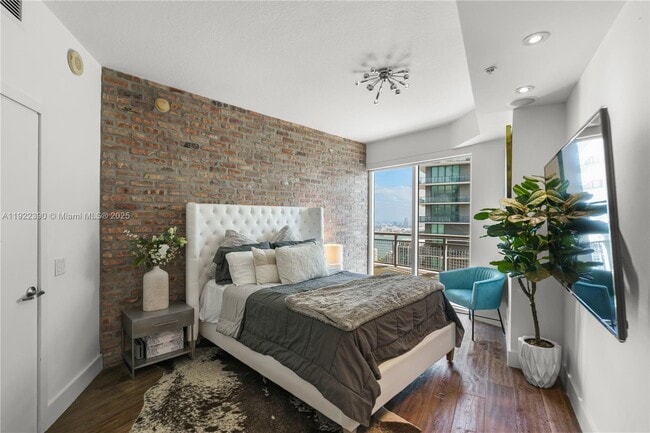 Building Photo - 60 SW 13th St