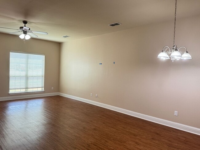 Building Photo - 328 Princess Place
