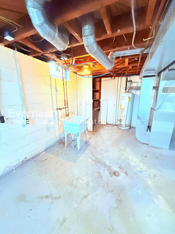 Building Photo - 17137 Ontario St