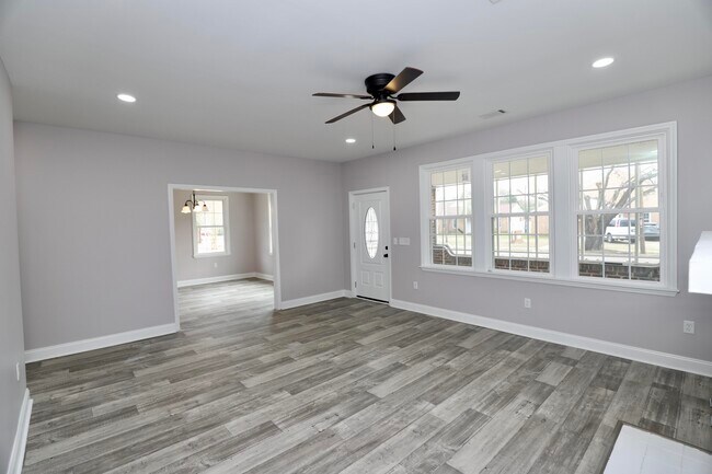 Building Photo - 11 Kendrick St