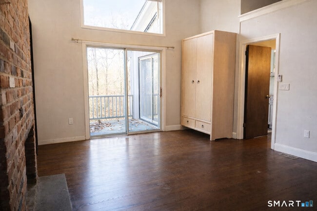 Building Photo - 2079 Portland-Cobalt Rd