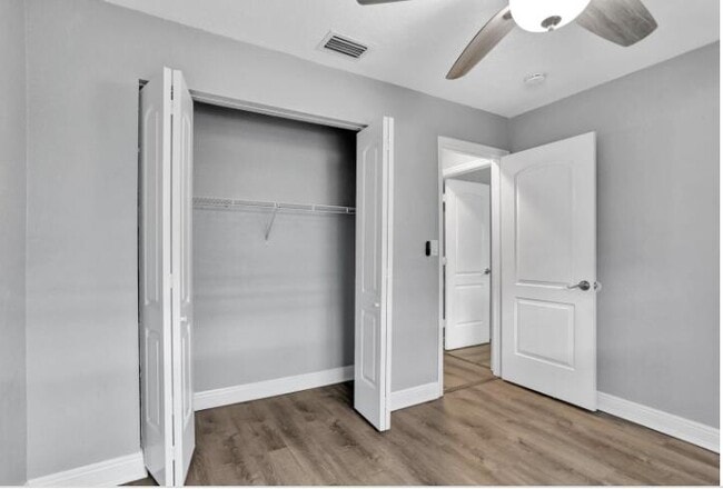 Building Photo - 240 SE 9th Ave