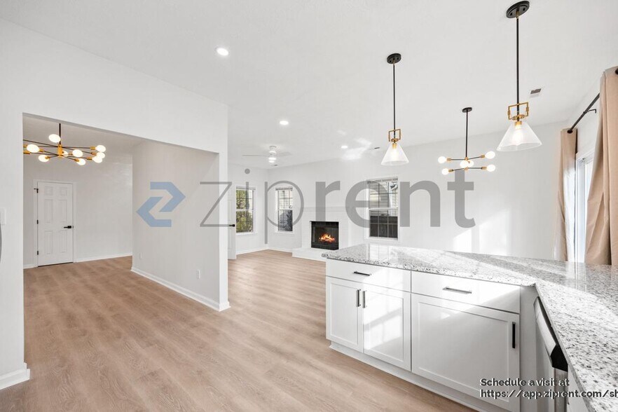 Building Photo - 952 Heathland Dr