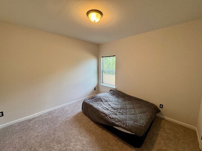 Building Photo - UP TO $500 OFF ONE MONTH!