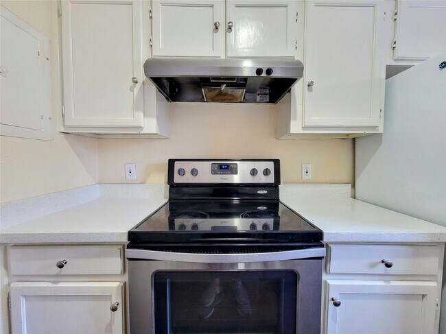 Building Photo - 1515 Sandy Springs Rd