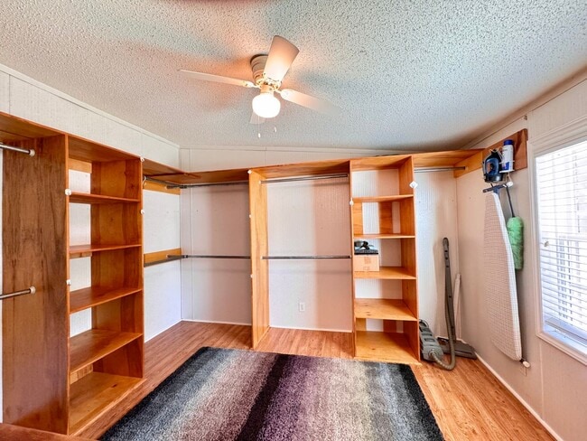 Building Photo - FULLY FURNISHED, ALL INCLUSIVE, LAKE ACCESS BEAUTY FOR RENT