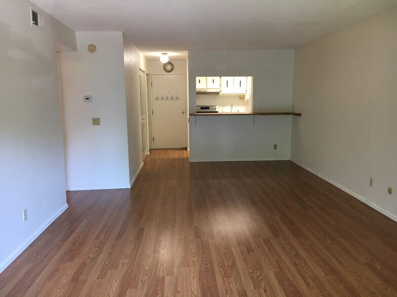 Building Photo - 3250 Oneal Cir