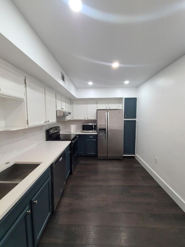 Building Photo - 3190 Leewood Terrace