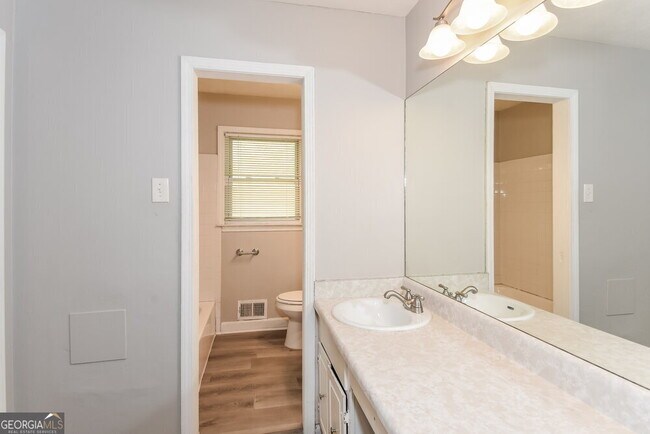 Building Photo - 4641 Flint Hill Rd SW