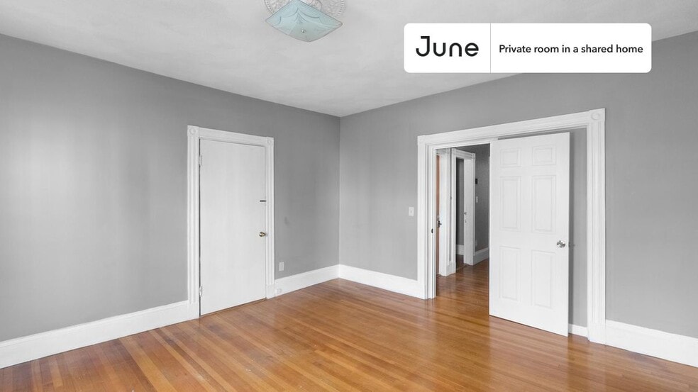 Building Photo - Room in Shared 5 bed/1 bath home