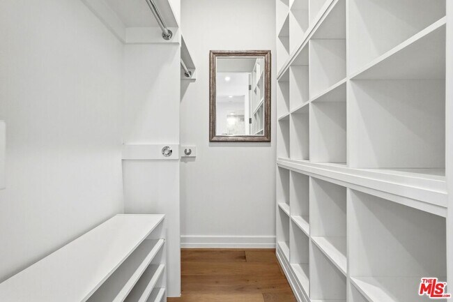 Building Photo - 1041 N Spaulding Ave