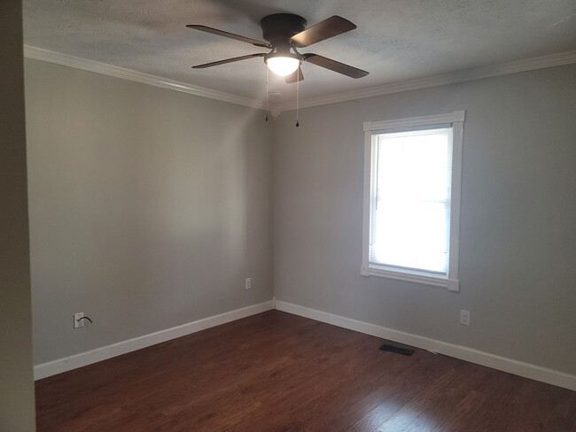 Building Photo - New to the Rental Market!  3 Bdrm/ 2.5 Bat...