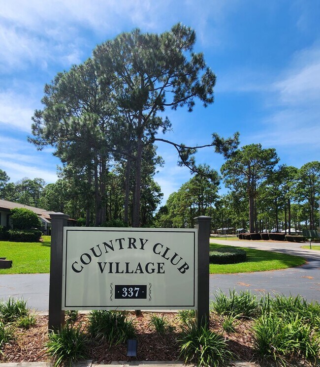 Building Photo - Gulf Shores 2/1.5 condo at Country Club Village