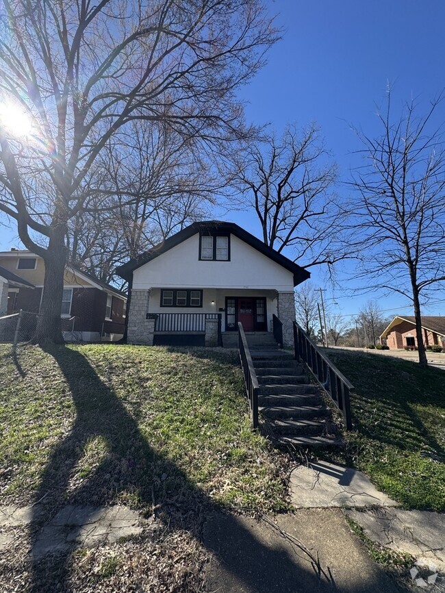 Building Photo - 1561 Foster Ave