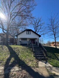 Building Photo - 1561 Foster Ave