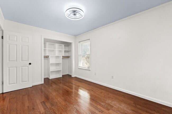 Building Photo - 122 CR - 4936