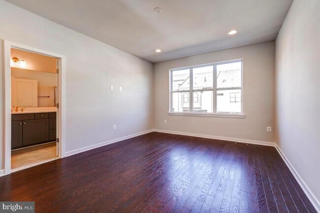 Building Photo - 22954 Sullivans Cove Sq