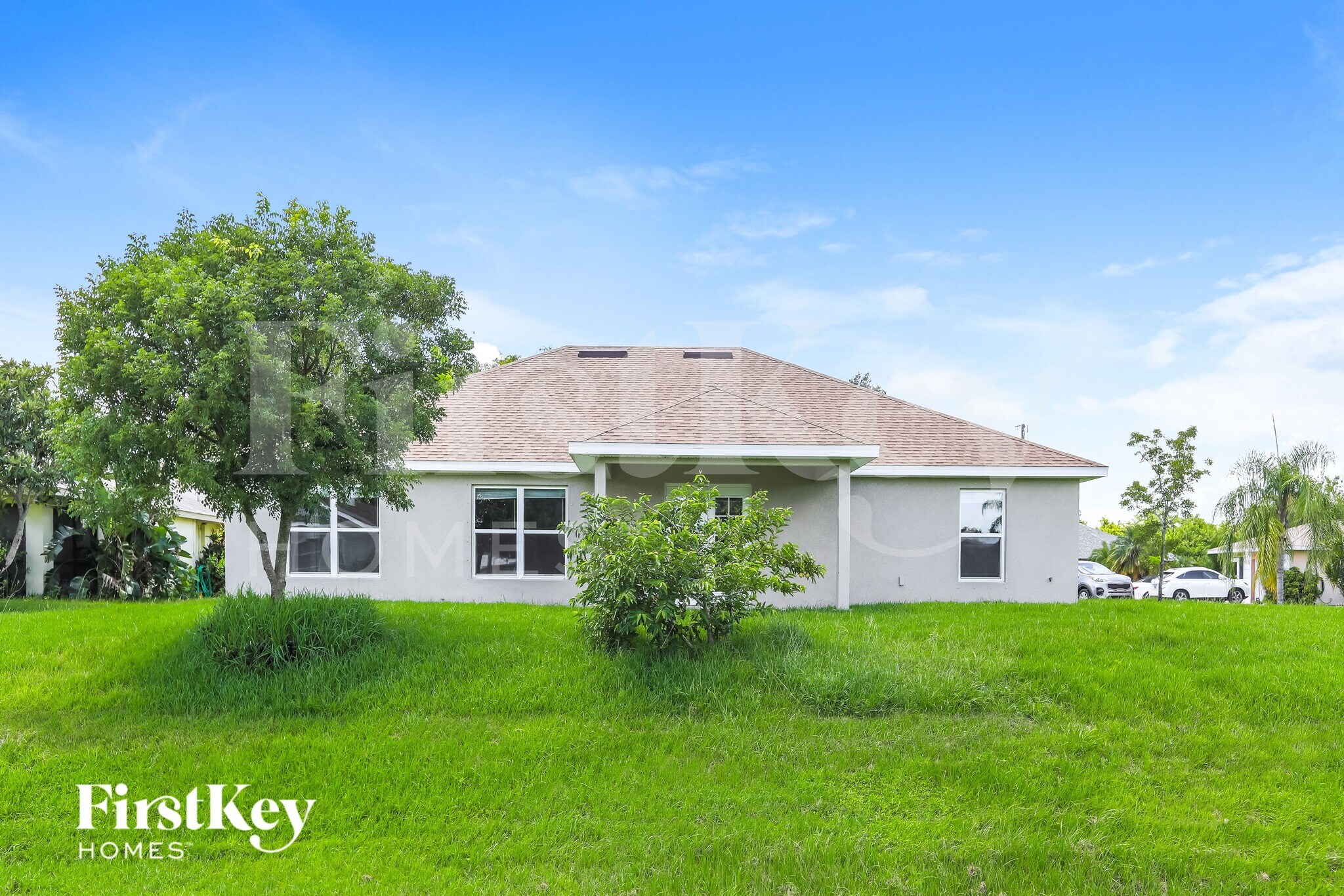 Building Photo - 282 Franca St