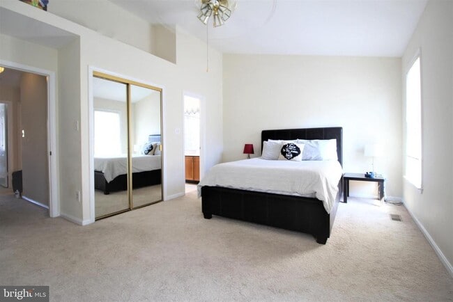 Building Photo - 5317 Buxton Ct