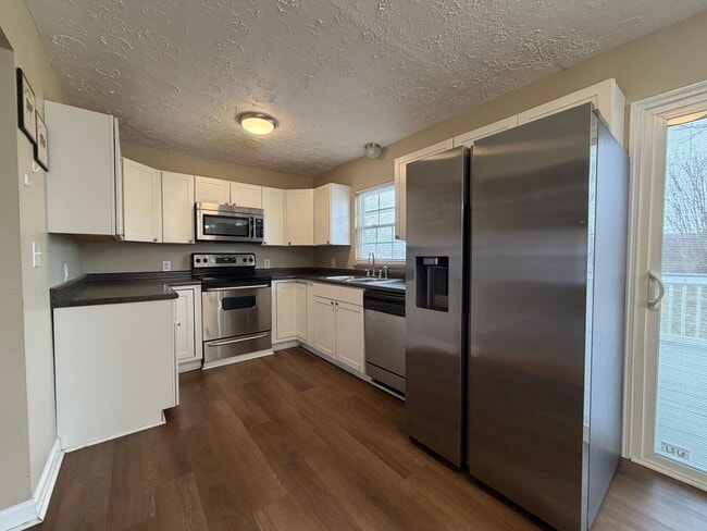 Building Photo - Nice 3 bedroom/1.5 bath home for rent in E. Morristown, Tennessee