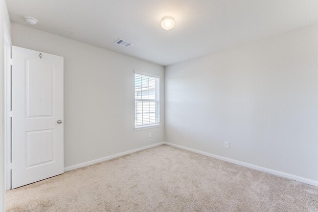 Building Photo - 5842 Adelaide River Dr