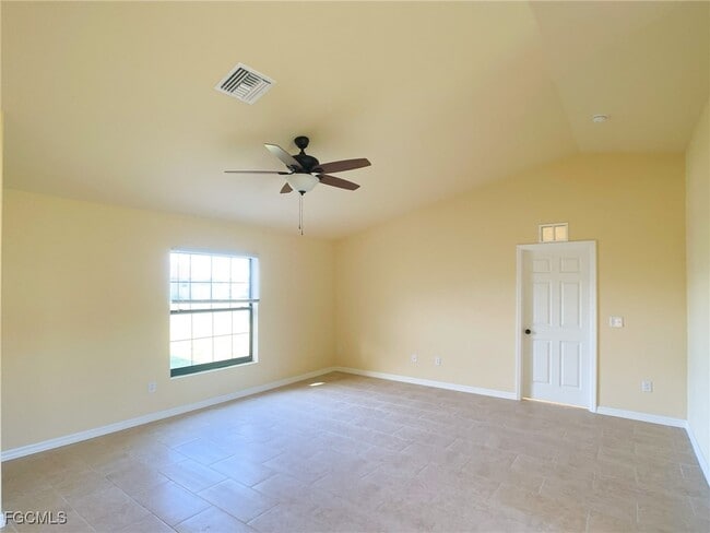 Building Photo - 125 NE 7th Terrace