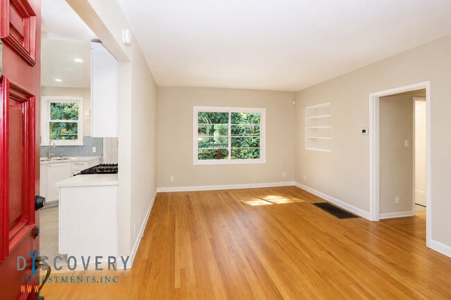 Building Photo - Charming Bungalow in the Montclair Hills