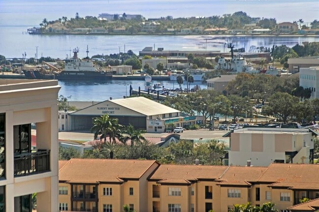 Building Photo - 275 1st Ave S