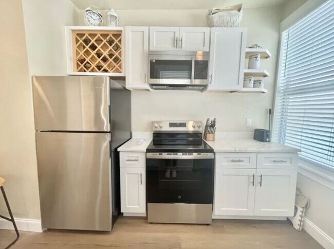 Building Photo - 7700 Boca Ciega Dr